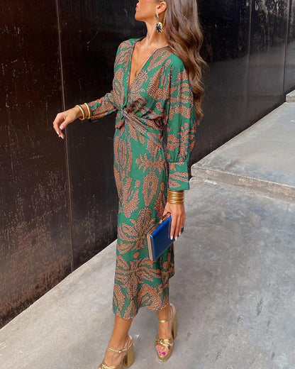 Isabella™ | Elegant midi dress with refined print