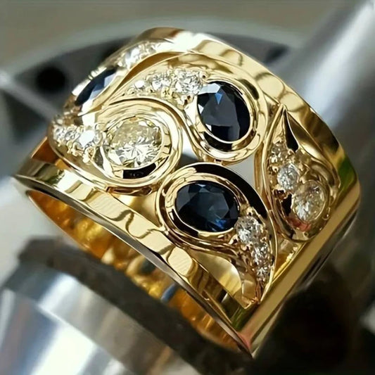 Vintage Ring in Shiny Gold