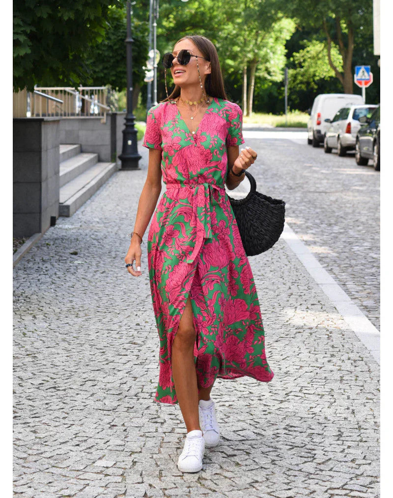 Giada™ | Elegant dress with V-neck and tailored fit