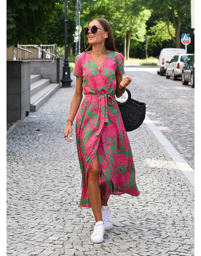 Giada™ | Elegant dress with V-neck and tailored fit